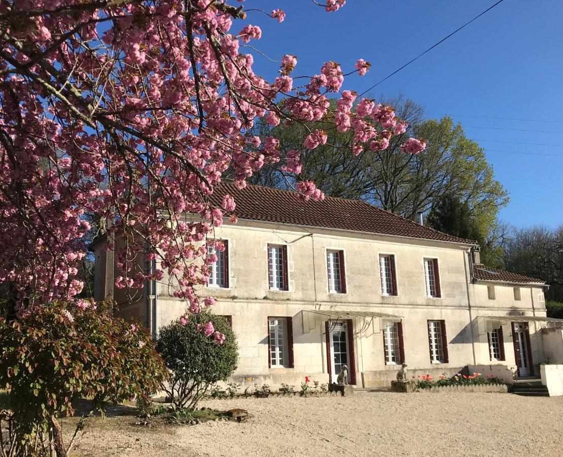 Les Ombrieres Bed and Breakfast Porcheresse Exteriör bild