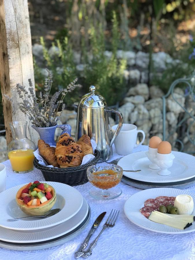 Les Ombrieres Bed and Breakfast Porcheresse Exteriör bild